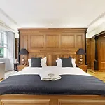Studio Hyde Park